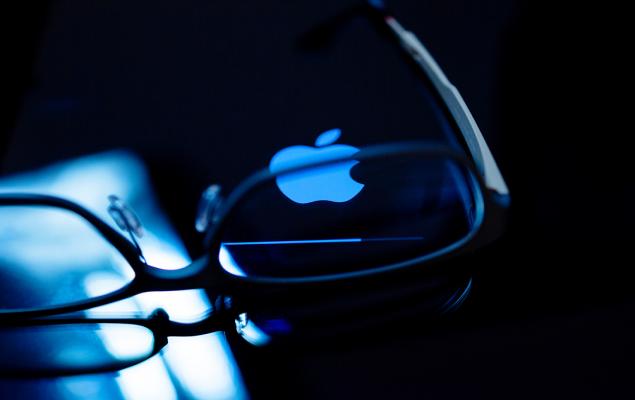 What to Know in Tech: iPhone Sales Deliver, AI Dominates – September 22, 2025