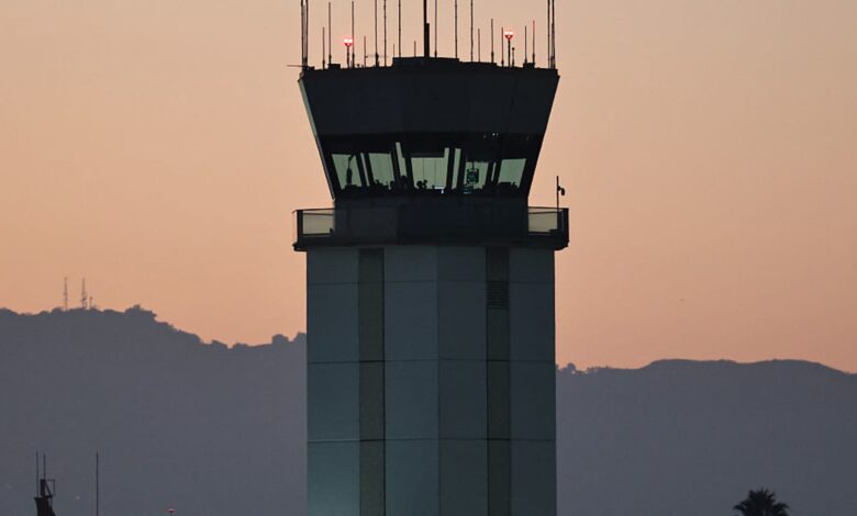 Airlines tell passengers to prepare for delays