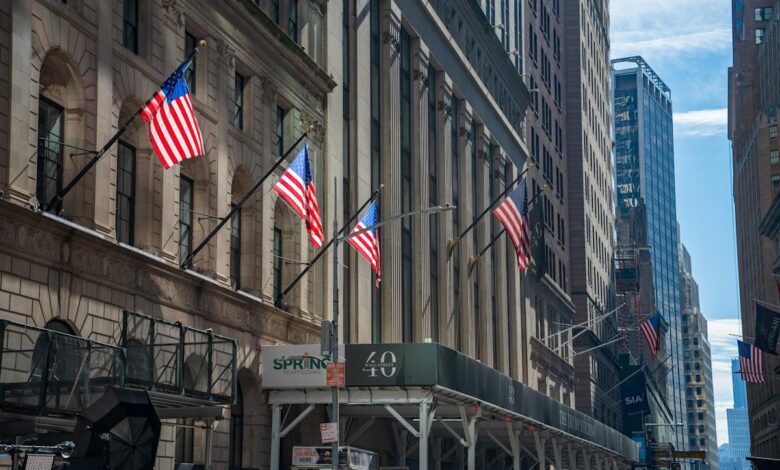 Dow, S&P 500, Nasdaq futures hold steady, gold gains ahead of Fed minutes