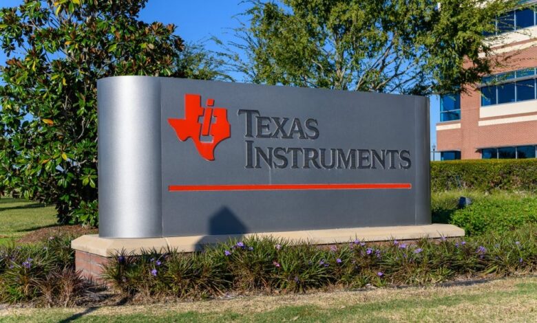 Wall Street’s Most Accurate Analysts Give Their Take On 3 Tech Stocks With Over 3% Dividend Yields – HP (NYSE:HPQ), Skyworks Solutions (NASDAQ:SWKS)