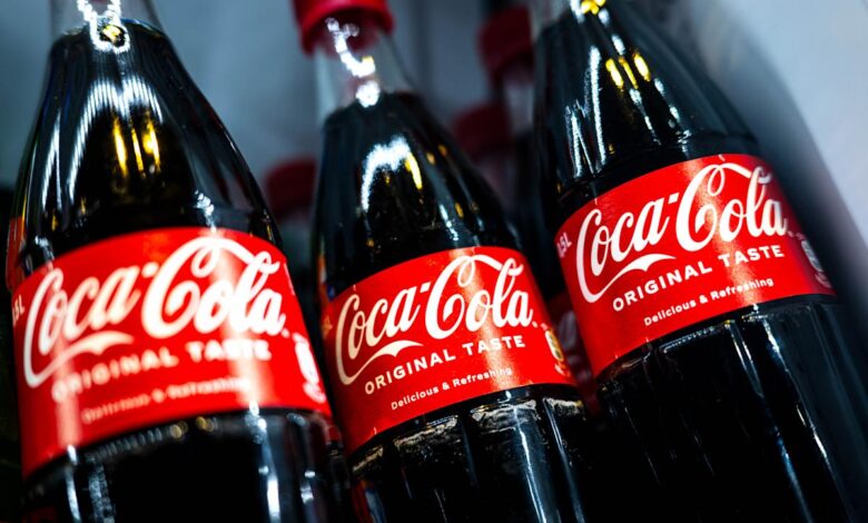 Coca-Cola stock pops as earnings top estimates amid ‘challenging’ environment Coca-Cola stock pops as earnings top estimates amid ‘challenging’ environment