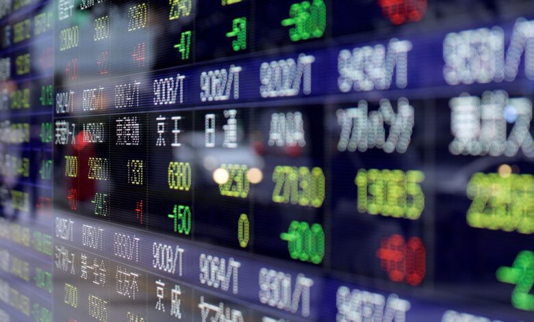 Behind the benchmark: Dissecting active bond fund performance | Insights