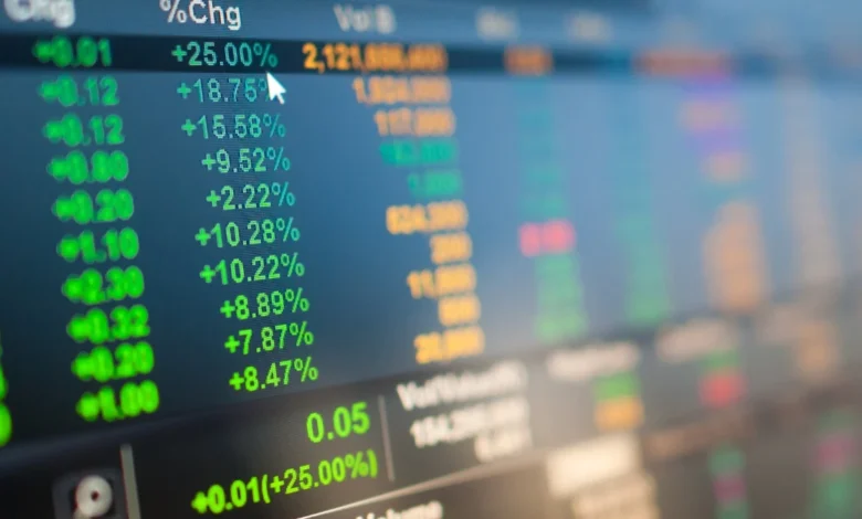 Global Shares Rise as Tech Stocks Drive Wall Street to New Records
