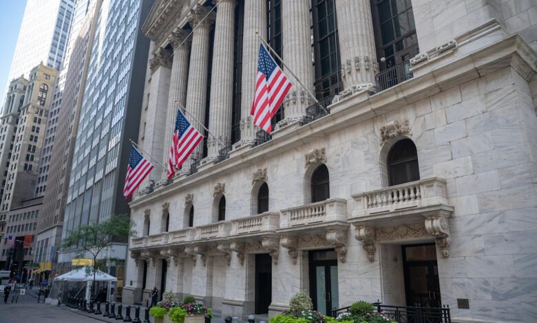 Dow, S&P 500, Nasdaq futures sink after tech sell-off, AMD slides after earnings