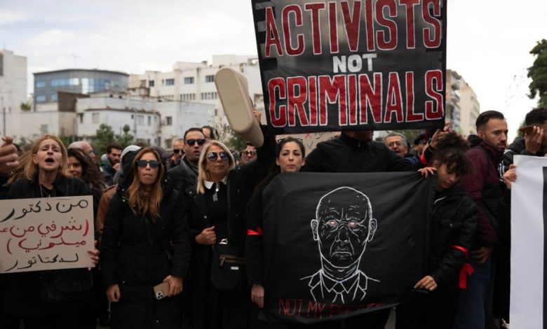 ‘Enough repression’: Thousands of Tunisians protest against Kais Saied | Politics News ‘Enough repression’: Thousands of Tunisians protest against Kais Saied | Politics News