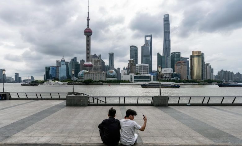 Chinese Stocks Stage Sudden Rally as Tech Enthusiasm Roars Back