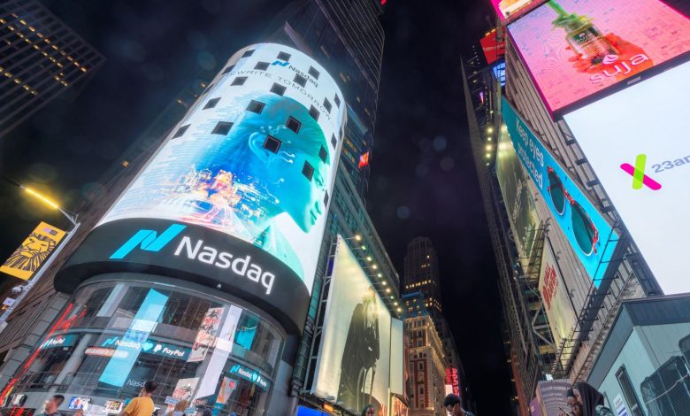 Stocks Settle Higher on Strength in Tech
