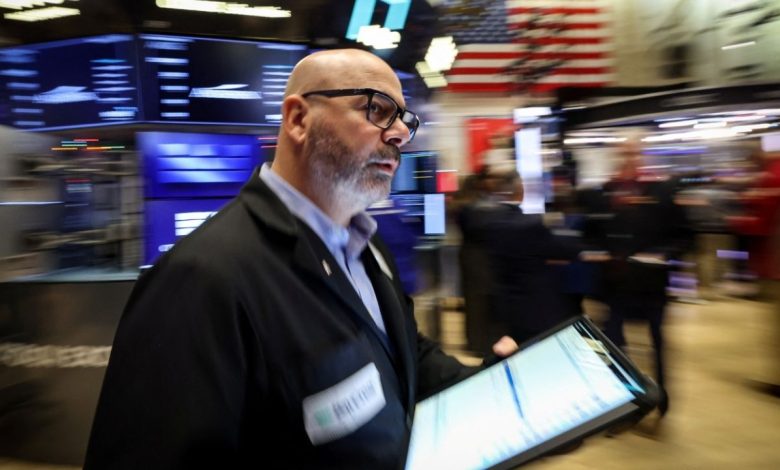 Wall Street Climbs as Tech Rebound Gathers Momentum Wall Street Climbs as Tech Rebound Gathers Momentum