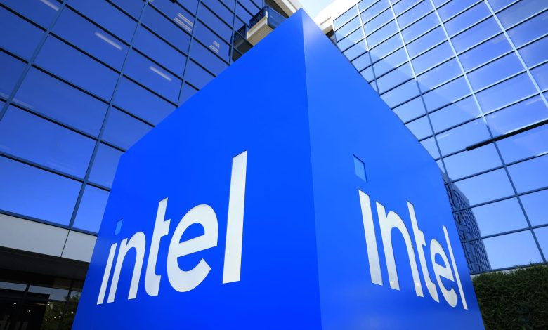 Intel stock jumps 7% after CEO meets with Trump