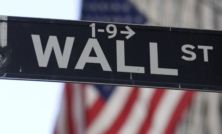 Capitalizing on AI Divergence, Navigating Volatility, and Hedging Tail Risks in Tech Stocks