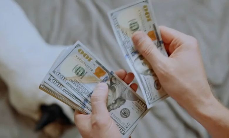 Watching Your Wallet: The benefits of financial therapy