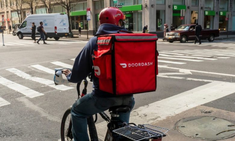 Dave Ramsey Follower Compares Deleting Food Delivery Apps To Cutting Up Credit Cards. ‘You’re Spending Double To Get Cold Food’