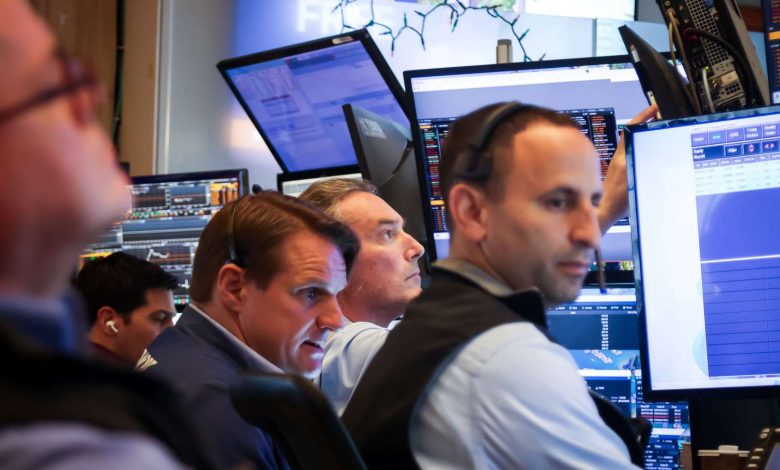Major Stock Indexes Are Mixed on Busy Earnings Day; S&P 500 Hits All-Time High, Nasdaq Surges; UnitedHealth Weighs on Dow