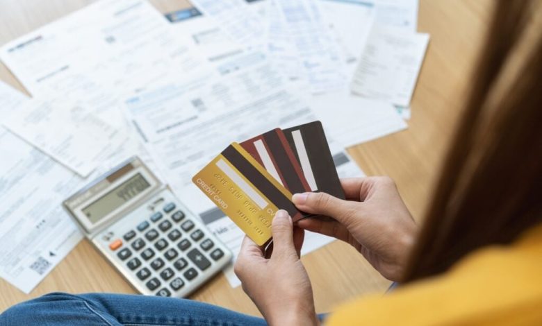 Her Mom Asked To Use Her Credit Card For One Bill. She Spent K Instead And Tanked Her Credit. ‘She Took Out A Grand And A Half At ATMs’