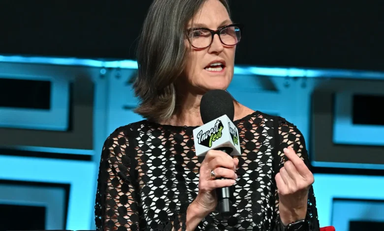 Cathie Wood Says Gold Is Winning Now, But Bitcoin Is ‘Playing The Long Game’