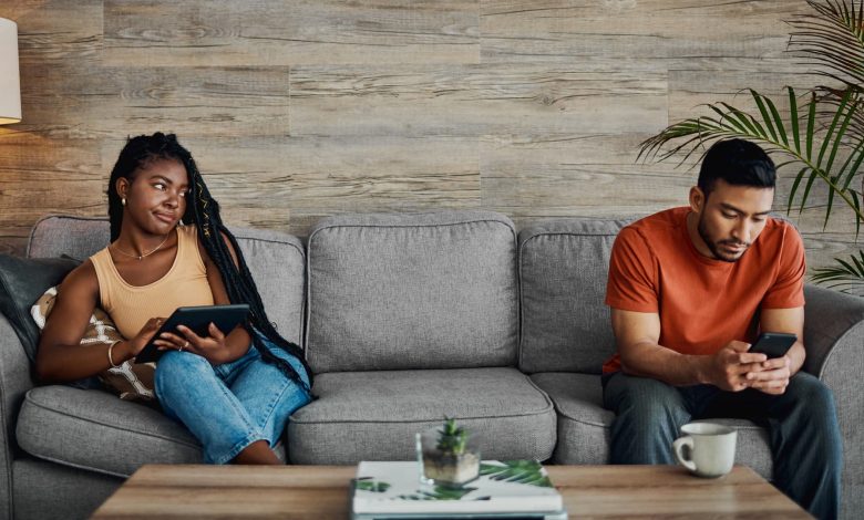 3 signs you and your partner are financially incompatible 3 signs you and your partner are financially incompatible