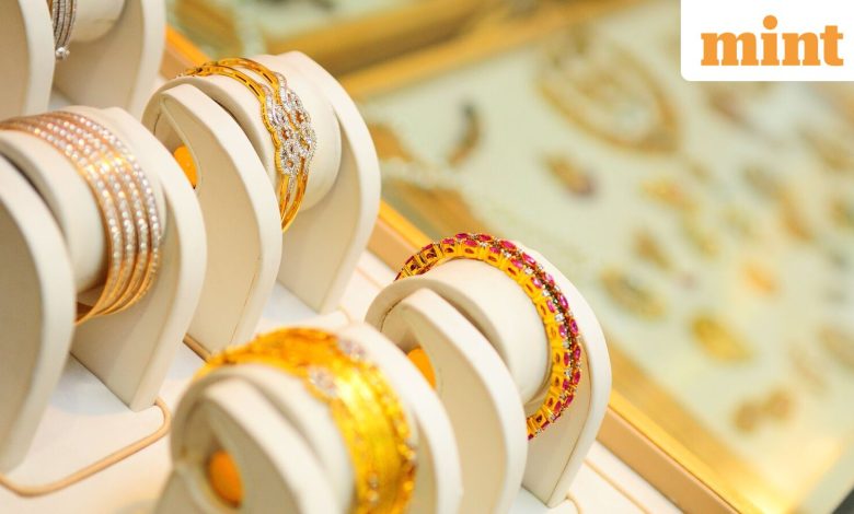 Gold, Silver Rates Today LIVE: Gold, silver ETFs fall up to 7% amid drop in bullion prices