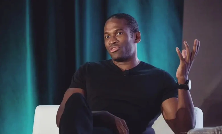 Arthur Hayes Reveals Portfolio With Crypto Stocks and Gold Strategy Update