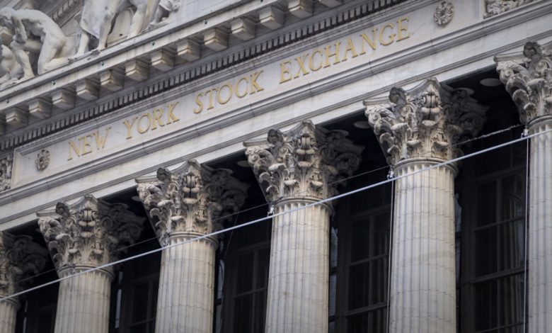 Global stocks gain as US tech rises and Japan hits record