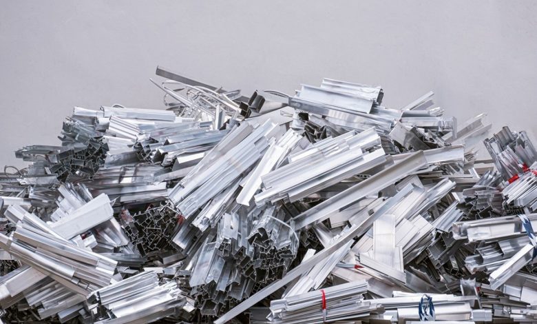 Cast aluminium alloy futures fell sharply, and spot prices fluctuated downward