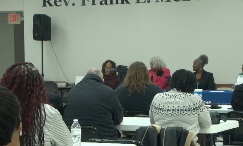 Focus on mind, body, and politics at Bloomington-Normal NAACP expo