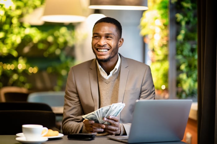 1 Dividend ETF That Could Turn 0 Monthly Into a 5,000 Portfolio That Pays ,750 Annually