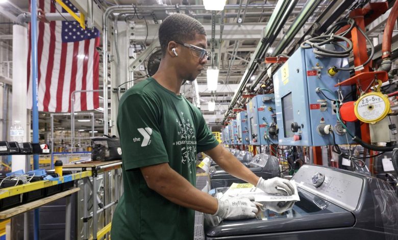 Americans are getting smaller pay raises as inflation ticks up