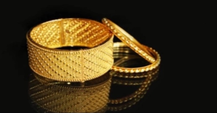 New Age | Gold prices falls by Tk 2,216 a bhari in Bangladesh market