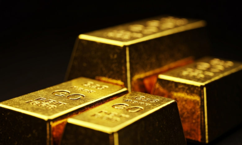 Gold Soars to Record High: Geopolitics, Rate Cuts, and Market Insights