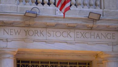 Stocks Settle Mixed Ahead of Megacap Tech Earnings