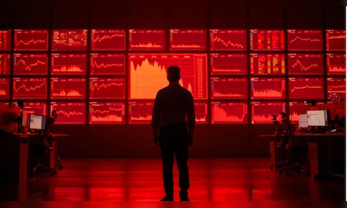 Dow futures fall 500 points as US, Iran stand-off resumes over Strait of Hormuz Dow futures fall 500 points as US, Iran stand-off resumes over Strait of Hormuz