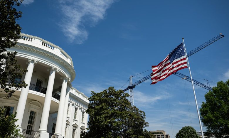 Suspect dead after opening fire near White House security checkpoint