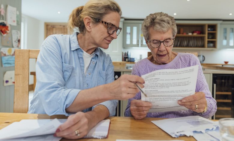 When to help an aging parent with finances, and how to do it