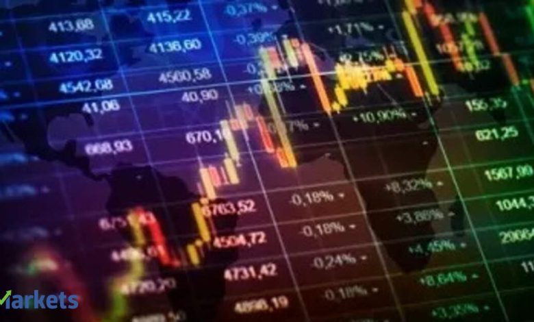 Global Market Today: Asian stocks climb to record on tech, oil drops