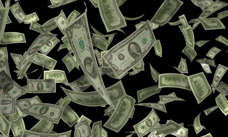 Q1 2026 beat, raised outlook and steady dividend attract fresh attenti