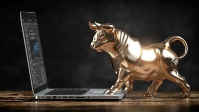 2 Tech Stocks Down 25% That Smart Money Is Buying Hand Over Fist Right Now