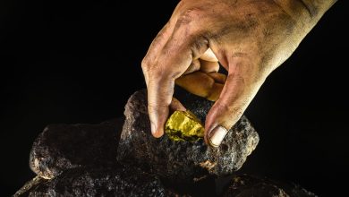 2 Mining Stocks to Buy in May