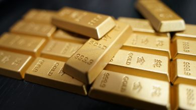 Gold climbs over 1% as oil drops on US-Iran interim deal