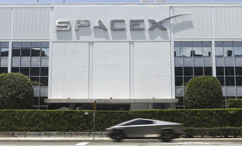 Jim Cramer warns SpaceX could soar to unsustainable levels after its debut