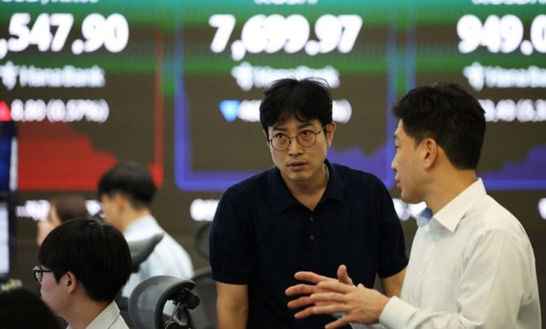 Global Tech Stocks Plunge as Rate Hike Fears Rise