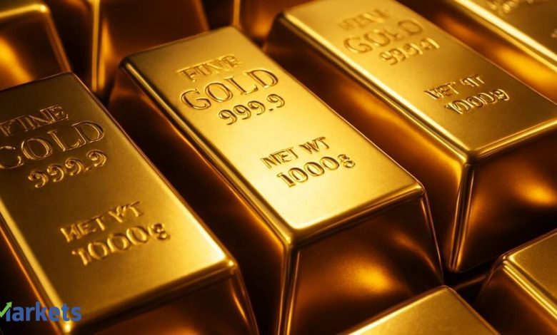 Gold poised for fourth weekly loss as hawkish Fed bets buoy dollar
