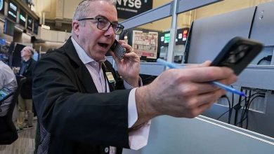 Market mixed as oil prices ease, tech stocks sink | The Arkansas Democrat-Gazette