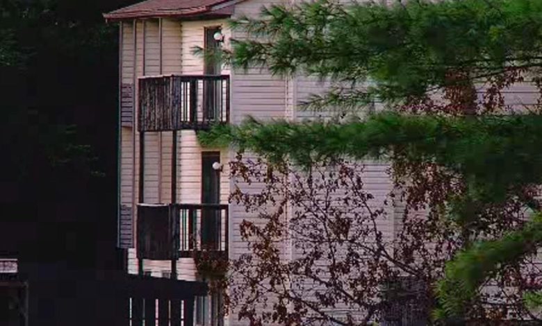 Rental junk fee ban, lease transparency bill off to Pritzker | Illinois Politics