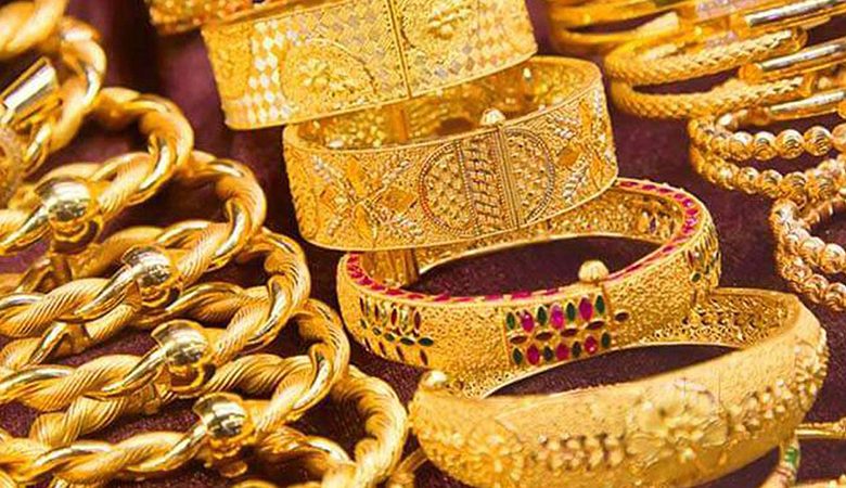Gold and silver prices fall in domestic market