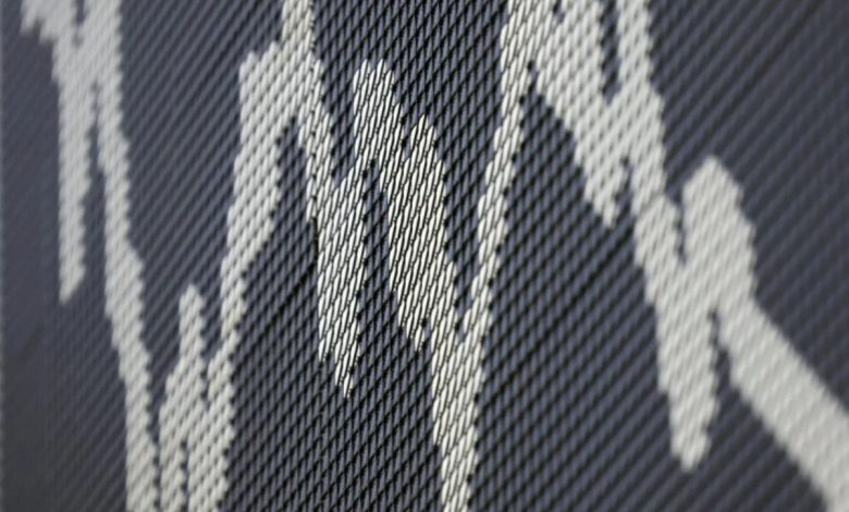 US stocks recover from tech tremors as oil prices fall