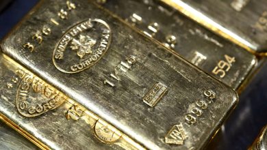 Gold and silver rise; gold on track for first weekly gain since May
