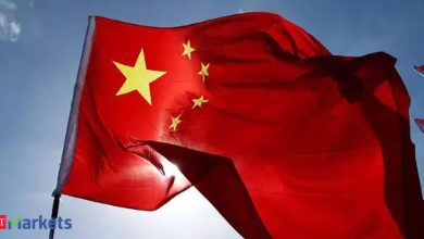 Global Market: Chinese tech stocks rebound as semiconductor rally lifts mainland markets