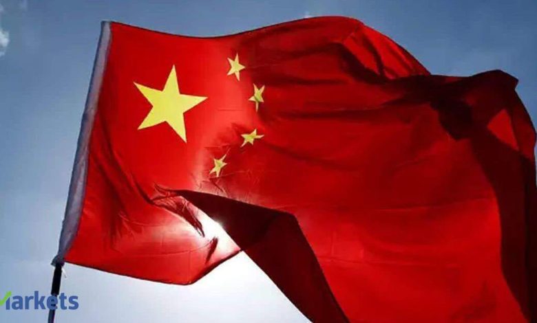 Global Market: Chinese tech stocks rebound as semiconductor rally lifts mainland markets
