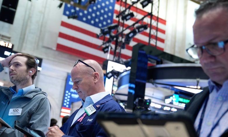Oil prices rise 3%, U.S. stocks drift in mixed trading