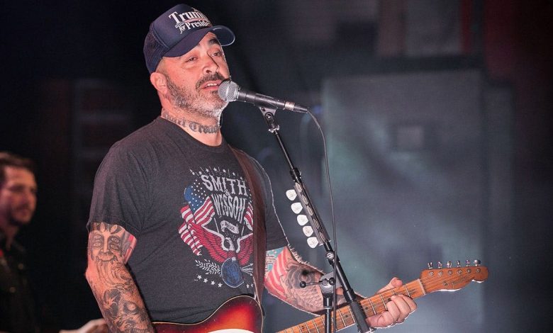 Aaron Lewis claims music industry turned its back on him for politics